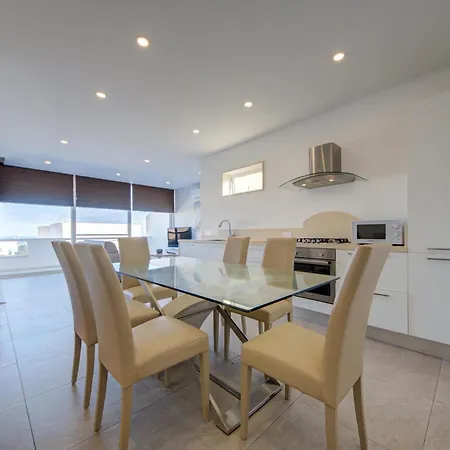 Lägenhet Two Bedroom With Private Rooftop Jacuzzi Mellieha 360 Estates