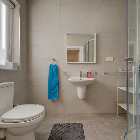 Lägenhet Two Bedroom With Private Rooftop Jacuzzi Mellieha 360 Estates