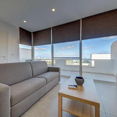 Lägenhet Two Bedroom With Private Rooftop Jacuzzi Mellieha 360 Estates