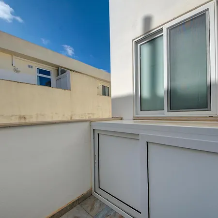 Appartamento Two Bedroom With Private Rooftop Jacuzzi Mellieha 360 Estates *