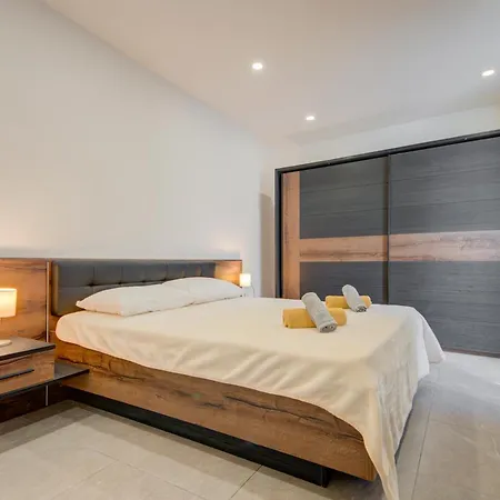 Stunning 2br Penthouse With Terrace In Mellieha By 360 Estates *