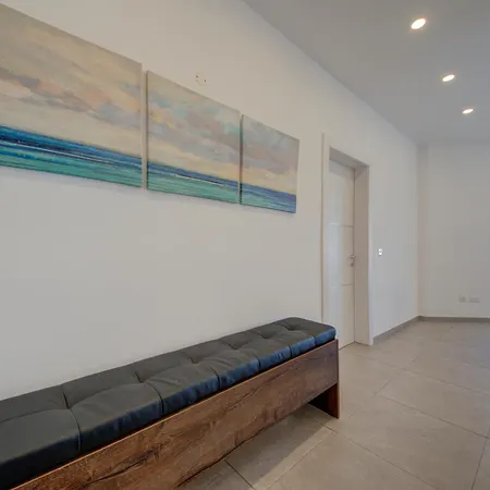 Appartamento Two Bedroom With Private Rooftop Jacuzzi Mellieha 360 Estates