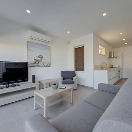 Two Bedroom With Private Rooftop Jacuzzi Mellieha 360 Estates * Ix-Xaghra ta' Barra