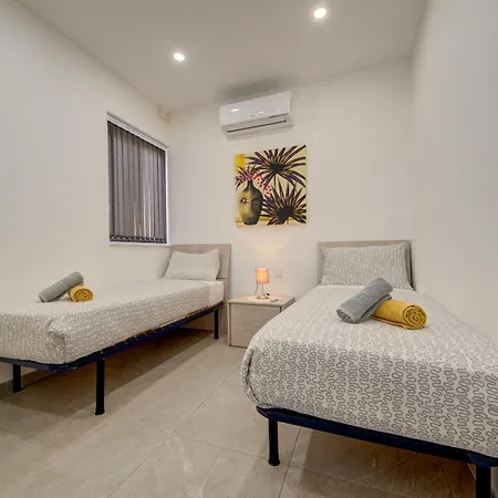 Two Bedroom With Private Rooftop Jacuzzi Mellieha 360 Estates Apartamento