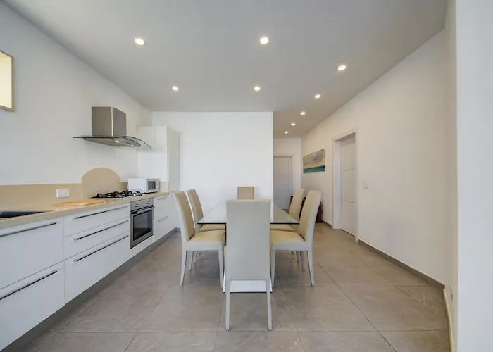 Apartment Two Bedroom With Private Rooftop Jacuzzi Mellieha 360 Estates *