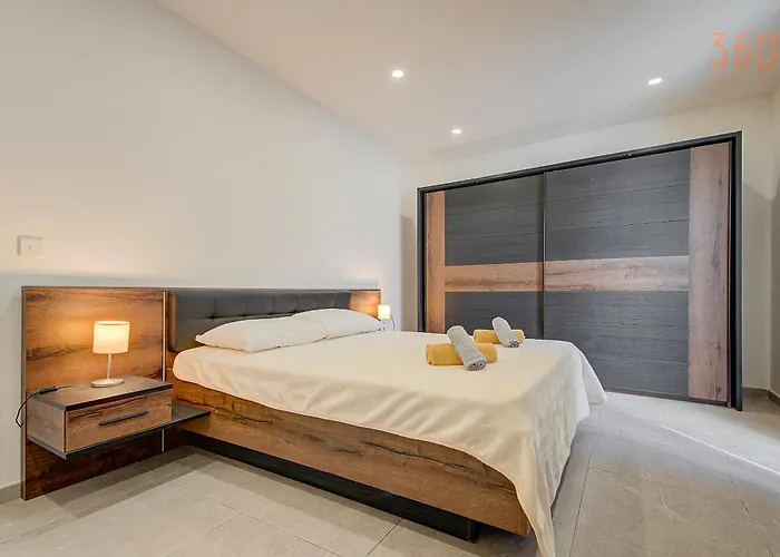 Two Bedroom With Private Rooftop Jacuzzi Mellieha 360 Estates Apartment *