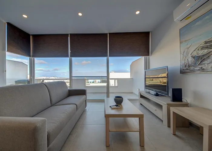 Apartment Two Bedroom With Private Rooftop Jacuzzi Mellieha 360 Estates *