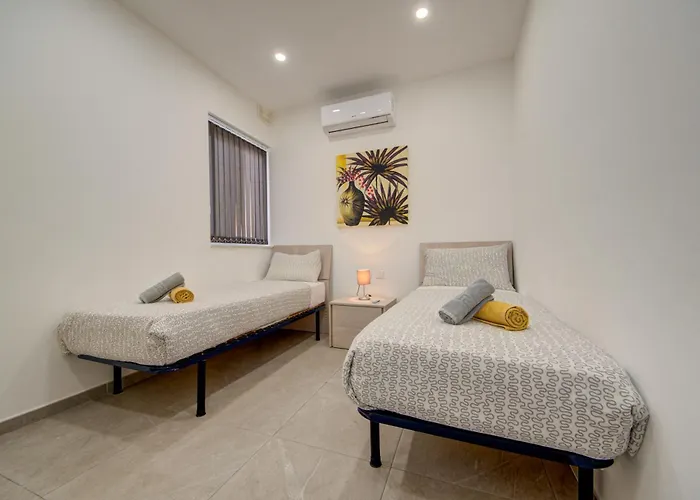 Two Bedroom With Private Rooftop Jacuzzi Mellieha 360 Estates Apartment