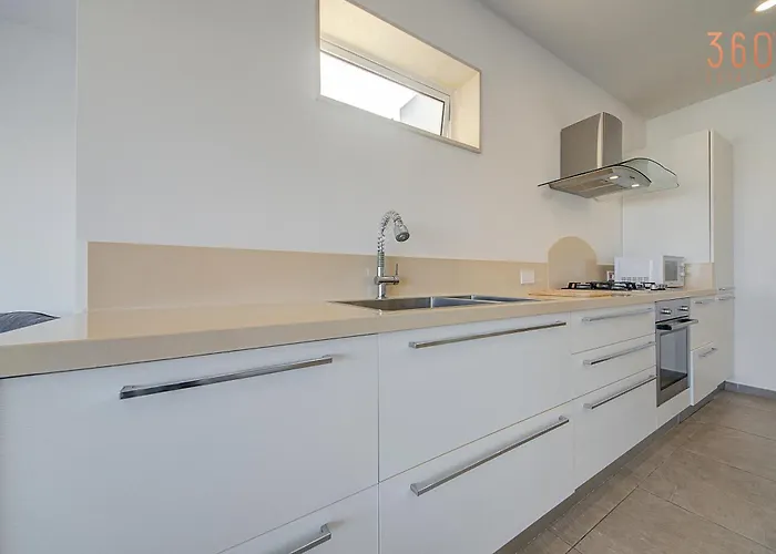 Two Bedroom With Private Rooftop Jacuzzi Mellieha 360 Estates *